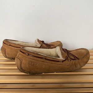 UGG Moccasin (DAKOTA)